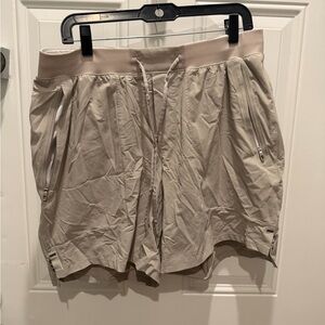 Lululemon License to Train Linerless Short 7"